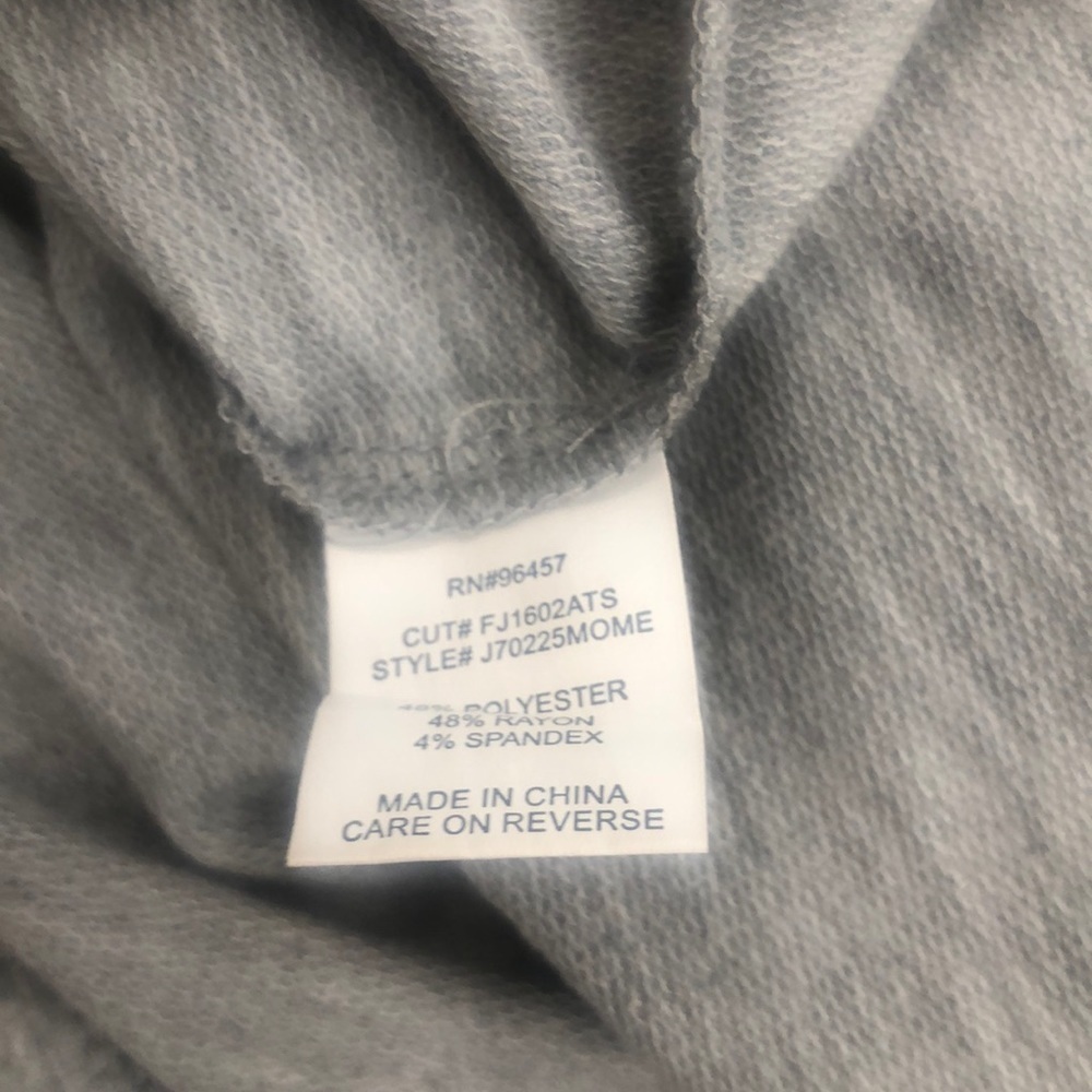 Eyeshadow Heather Grey VNeck 3/4 Bell Sleeve Size M NWT - Picture 9 of 9